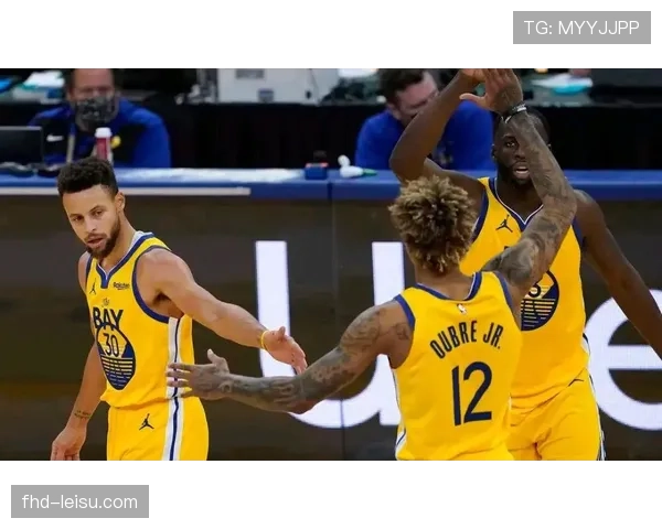 2026年NBA季后赛对阵前瞻:西部首轮潜在“勇雷大战”成焦点 2026年NBA季后赛对阵前瞻:西部首轮潜在“勇雷大战”成焦点