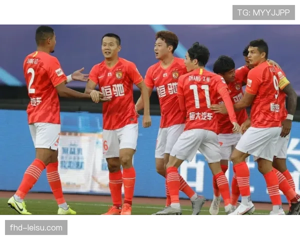 迎合快节奏需求，五月起中超各赛区球场缓冲区进一步缩小以增加有效比赛时间